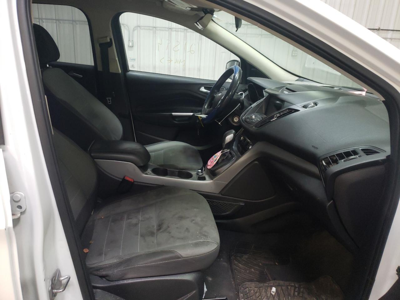 Photo 5 from auction – 2016 FORD ESCAPE SE with VIN 1FMCU9G92GUC09555