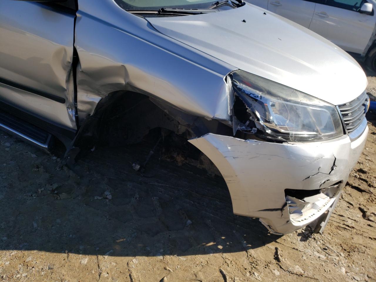 Photo 9 from auction – 2015 CHEVROLET TRAVERSE L with VIN 1GNKRFED3FJ279595