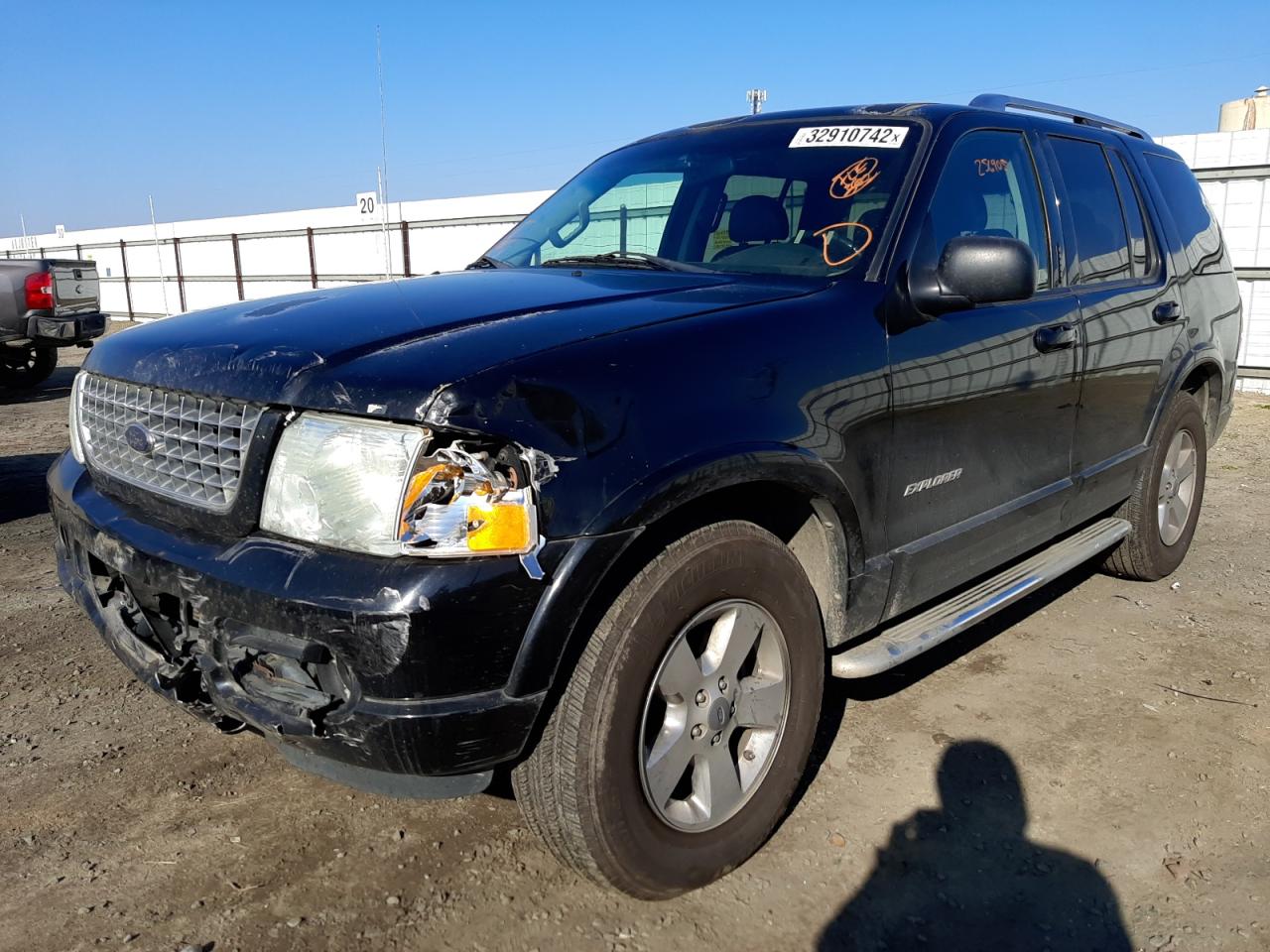 Photo 2 from auction – 2004 FORD EXPLORER L with VIN 1FMDU85W24ZA47416