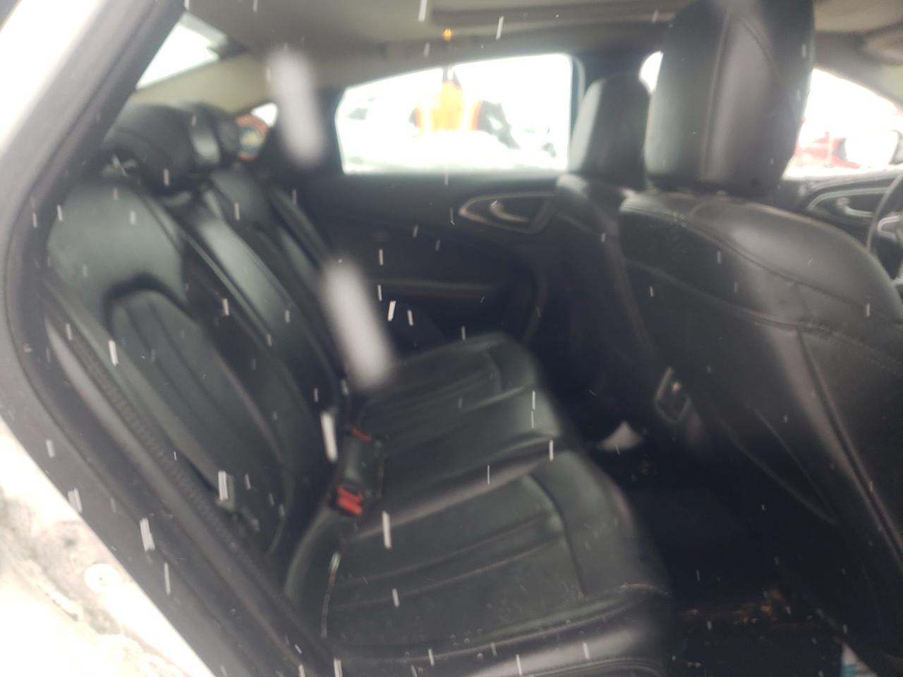 Photo 6 from auction – 2015 CHRYSLER 200 with VIN 1C3CCCCB9FN550574