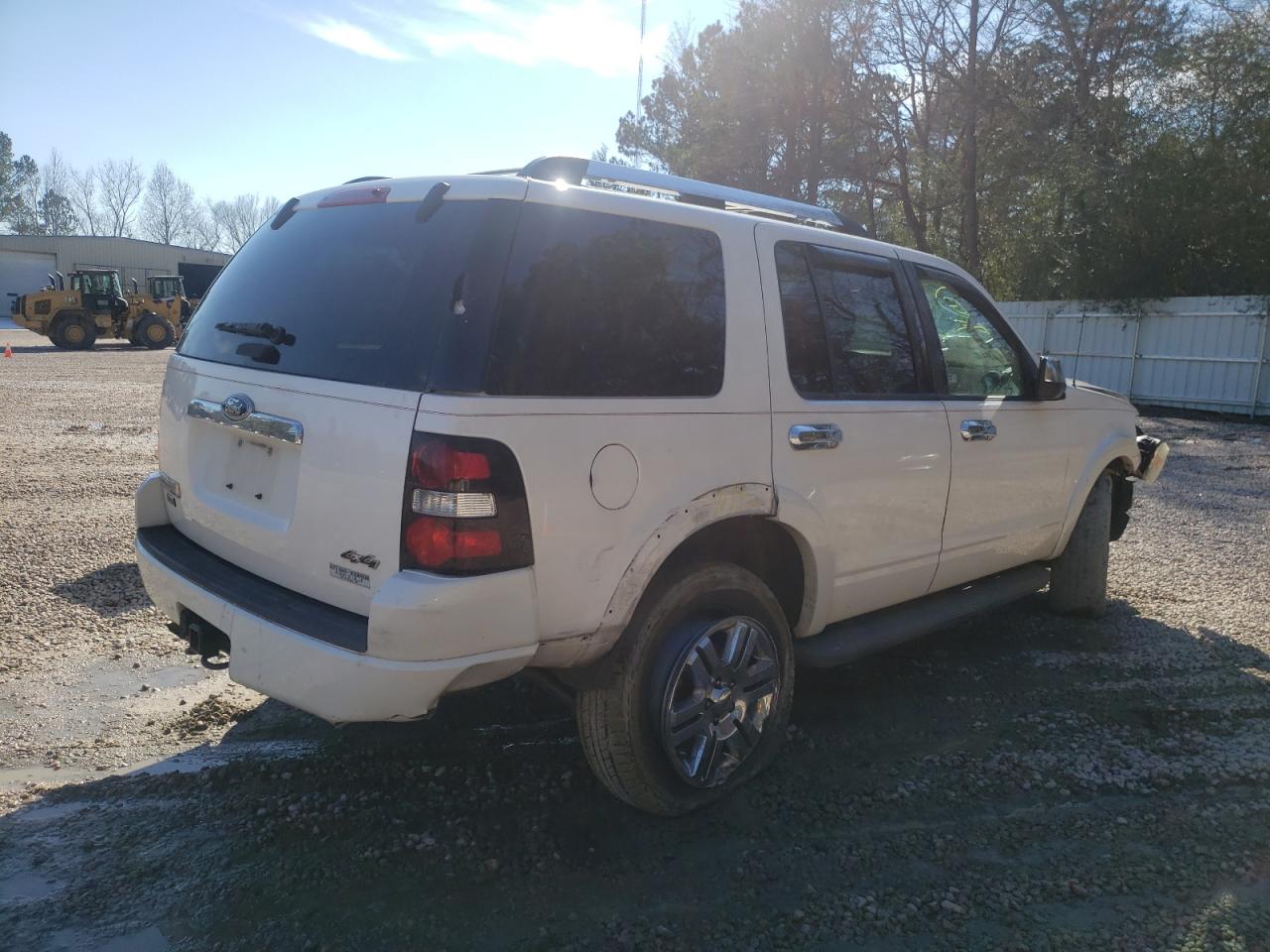 Photo 4 from auction – 2010 FORD EXPLORER L with VIN 1FMEU7F81AUA83928