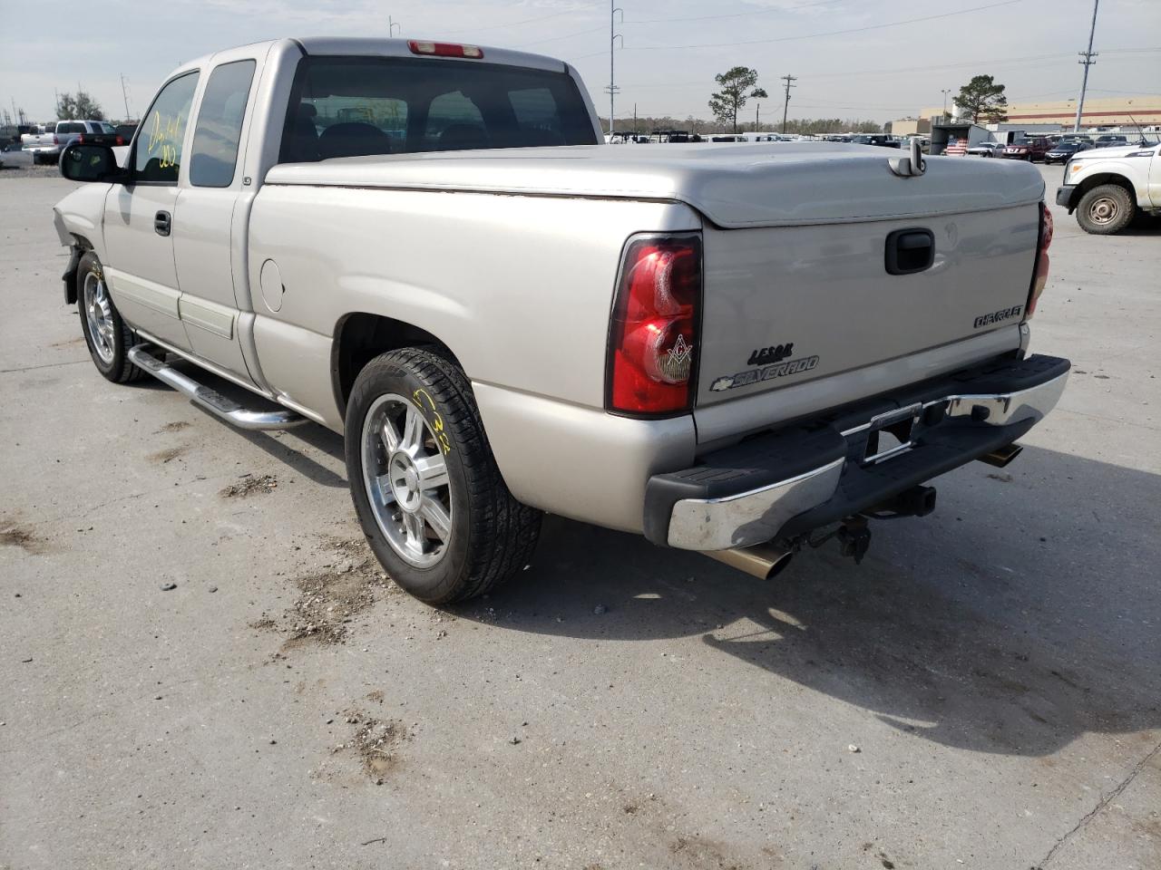 Photo 3 from auction – 2005 CHEVROLET SILVERADO with VIN 1GCEC19X05Z262347