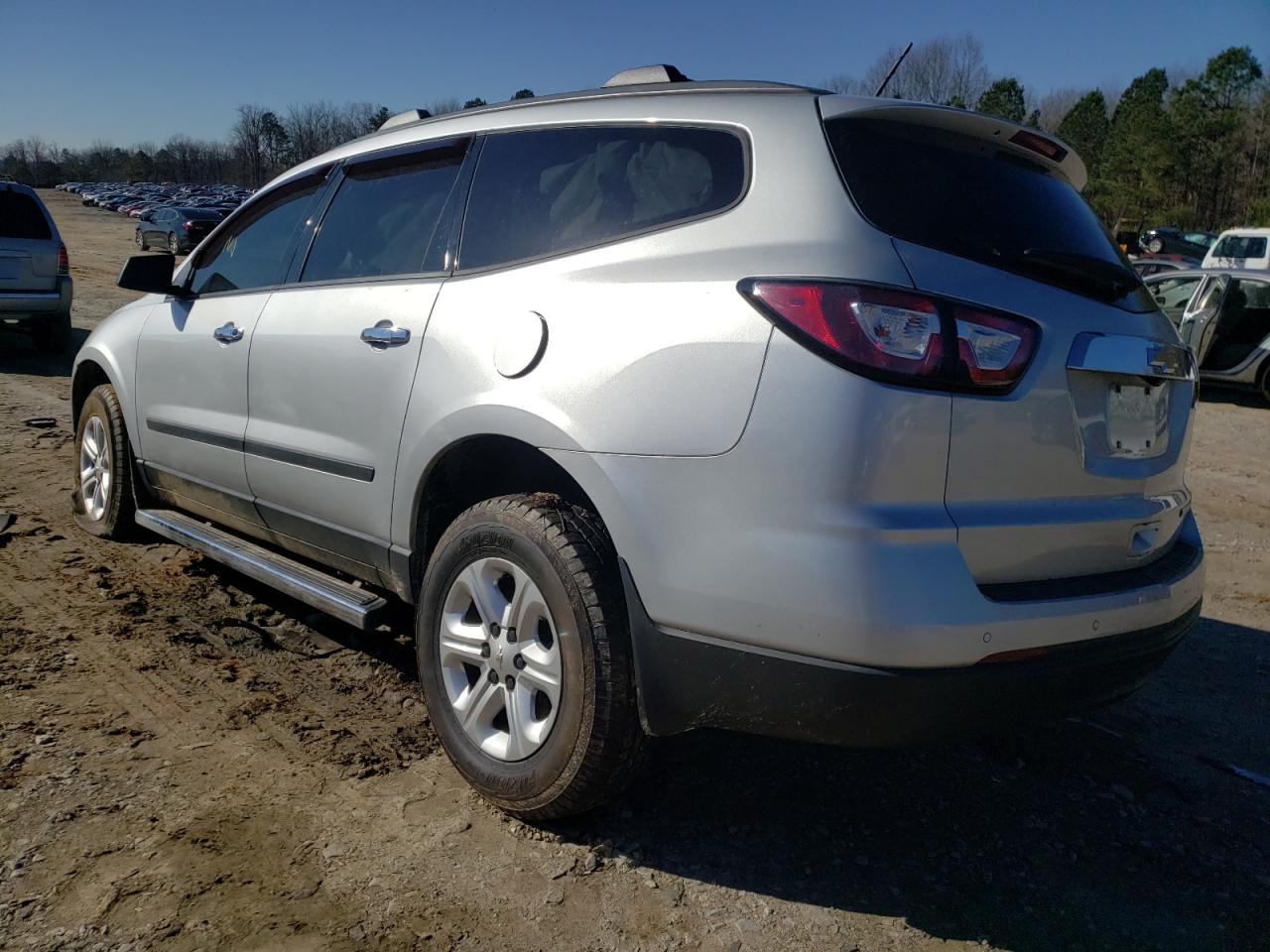 Photo 3 from auction – 2015 CHEVROLET TRAVERSE L with VIN 1GNKRFED3FJ279595
