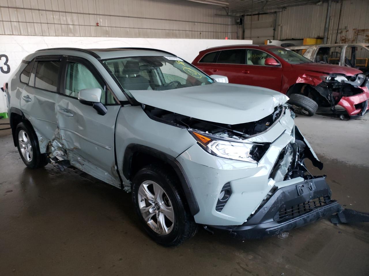Photo 1 from auction – 2019 TOYOTA RAV4 XLE with VIN 2T3P1RFV8KC015607