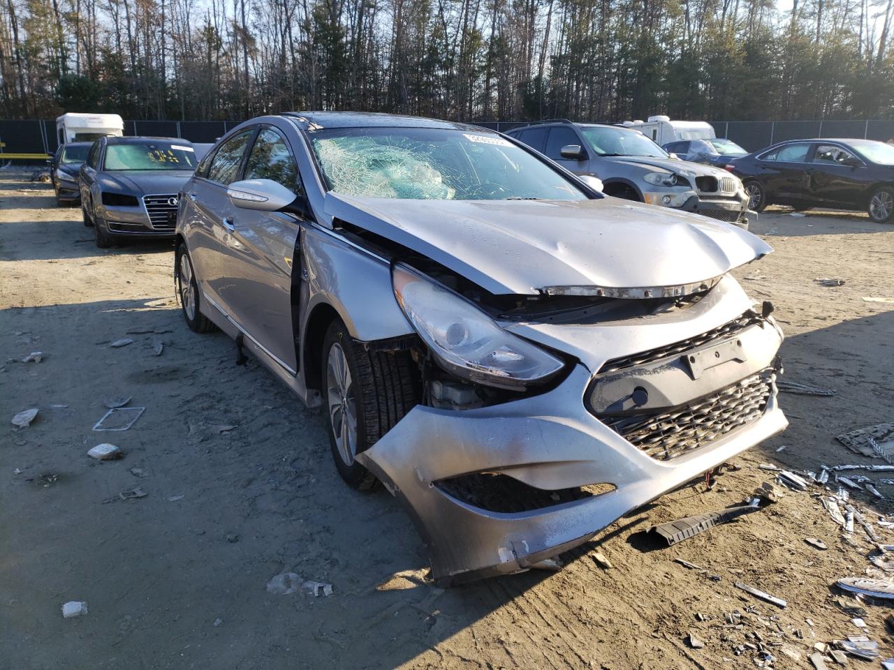 HYUNDAI SONATA HYB 2014 with VIN KMHEC4A42EA106324 - Photo from auction