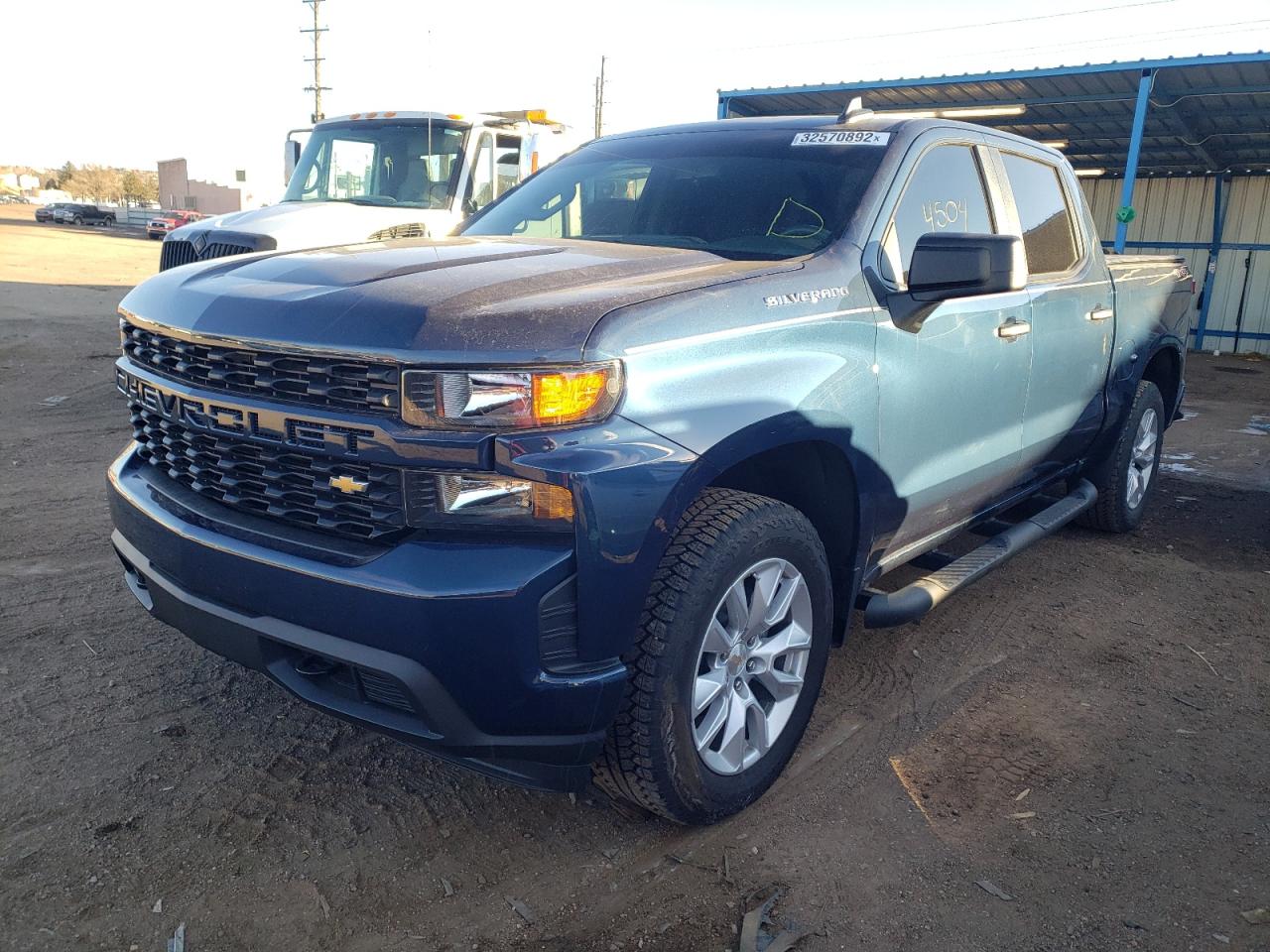 Photo 2 from auction – 2021 CHEVROLET SILVERADO with VIN 3GCPYBEK1MG437438