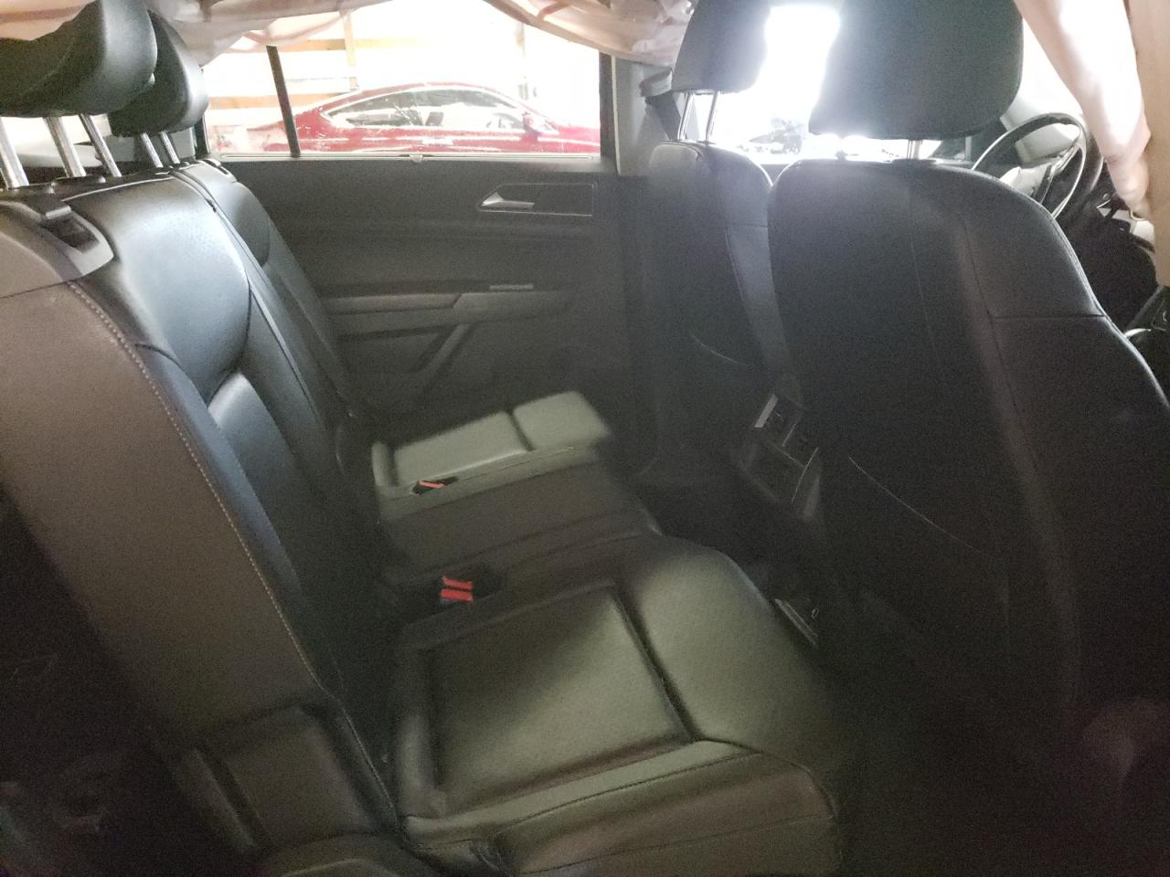 Photo 6 from auction – 2018 VOLKSWAGEN ATLAS SE with VIN 1V2DR2CA3JC503334