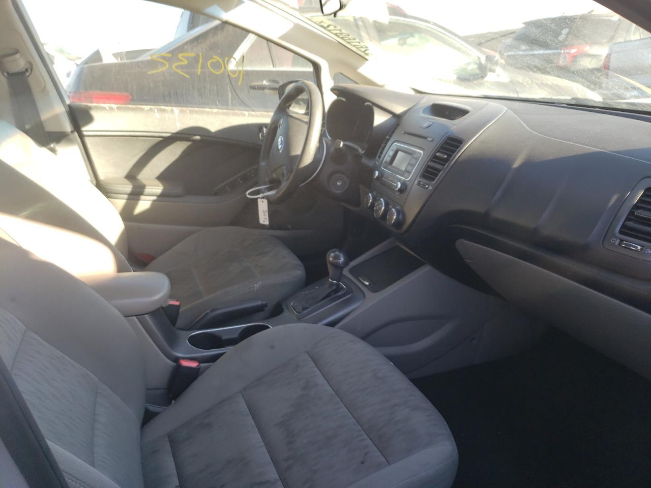 Photo 5 from auction – 2015 KIA FORTE LX with VIN KNAFK4A63F5425722