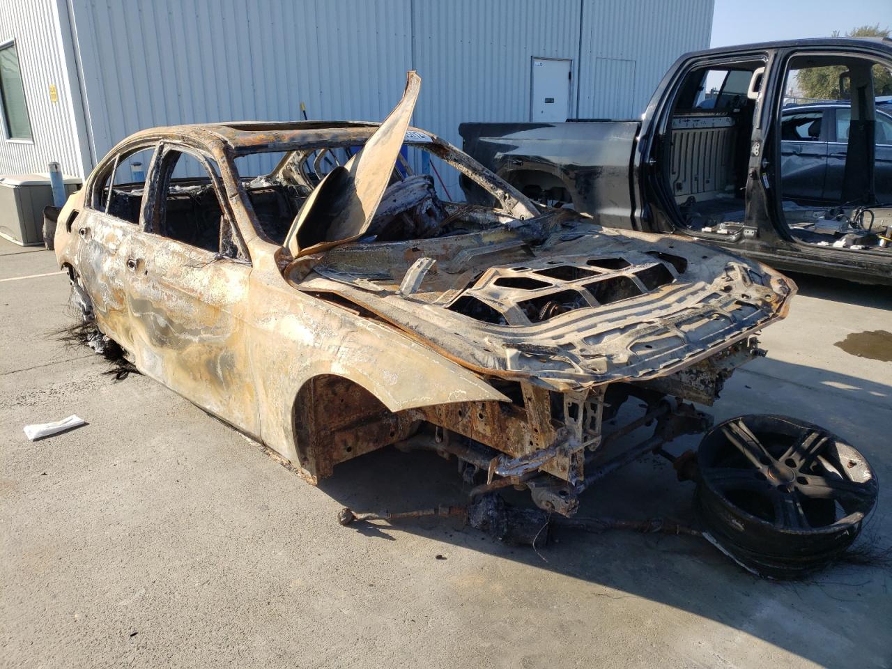 BMW 328 I 2013 with VIN WBA3A5C50DF603111 - Photo from auction