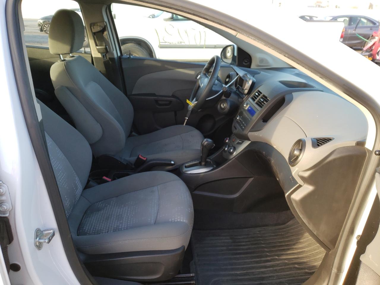 صورة رقم 5 من المزاد - 2012 CHEVROLET SONIC LS مع VIN 1G1JA6SH4C4169533