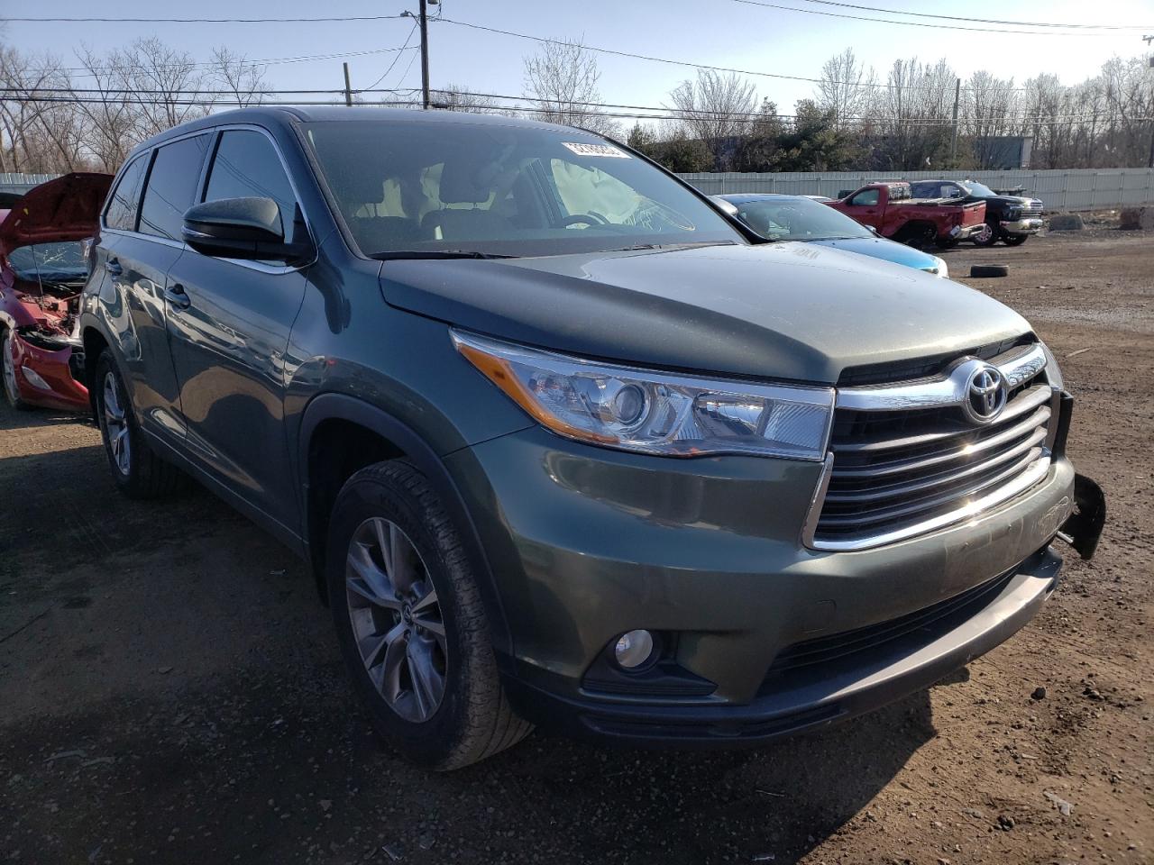 TOYOTA HIGHLANDER 2016 with VIN 5TDBKRFH9GS320851 - Photo from auction
