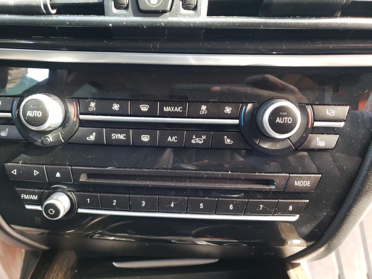 Photo 9 from auction – 2015 BMW X5 XDRIVE3 with VIN 5UXKS4C54F0N06990