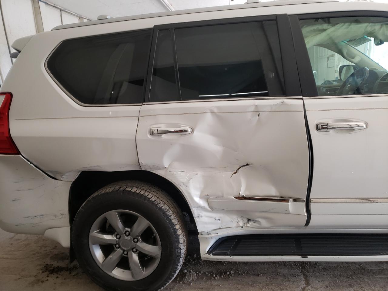 Photo 9 from auction – 2012 LEXUS GX 460 PRE with VIN JTJJM7FX4C5048000