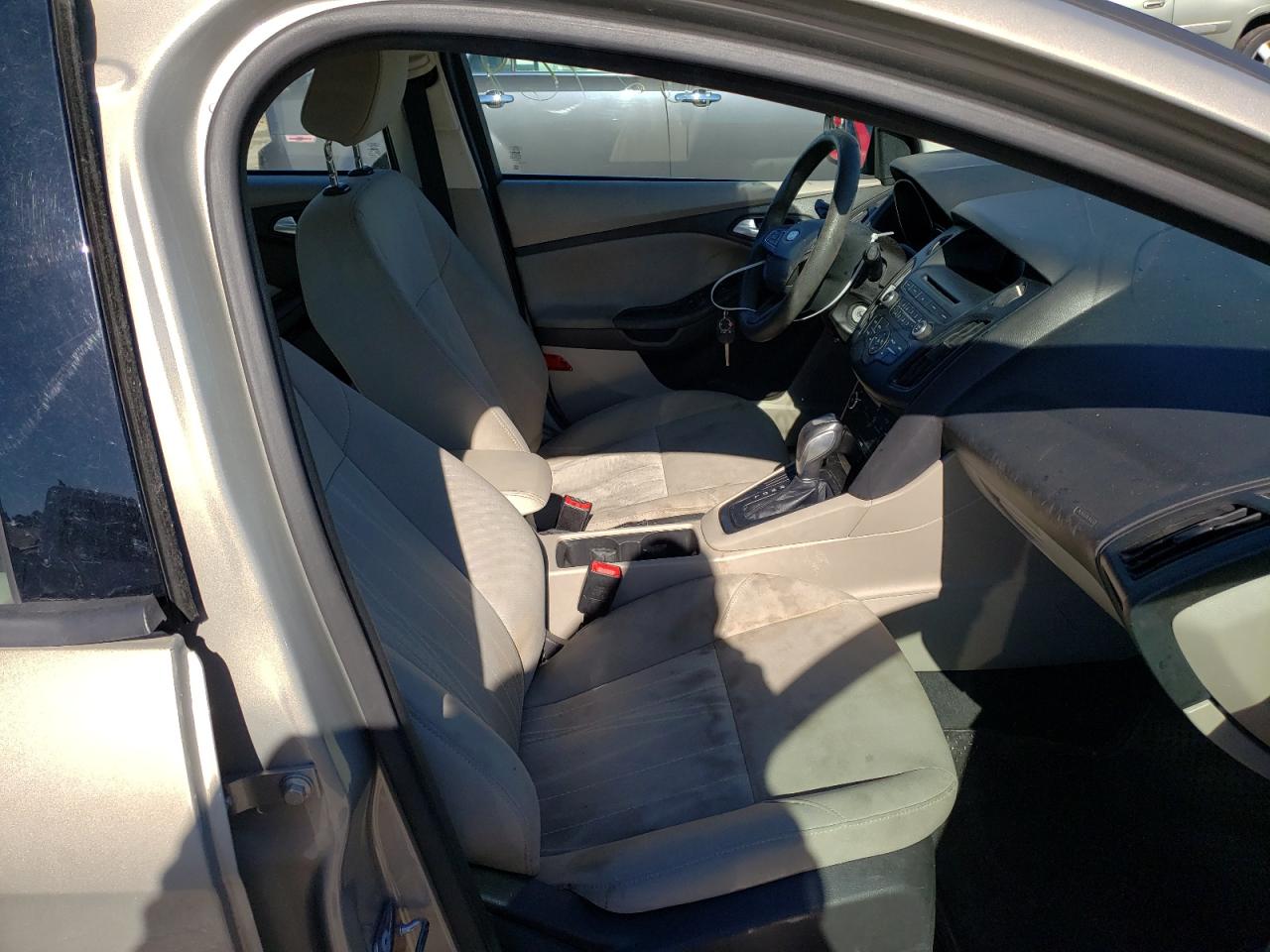 Photo 5 from auction – 2015 FORD FOCUS SE with VIN 1FADP3F28FL378524