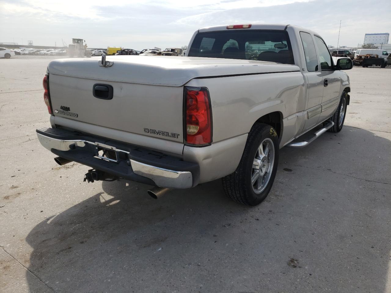 Photo 4 from auction – 2005 CHEVROLET SILVERADO with VIN 1GCEC19X05Z262347