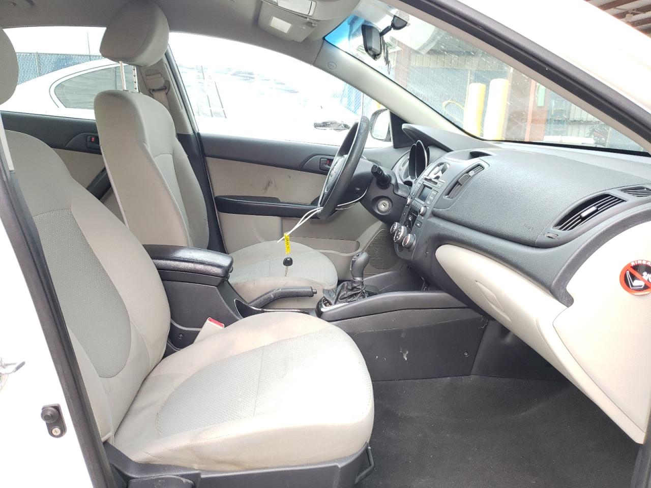 Photo 5 from auction – 2012 KIA FORTE EX with VIN KNAFU4A24C5637094