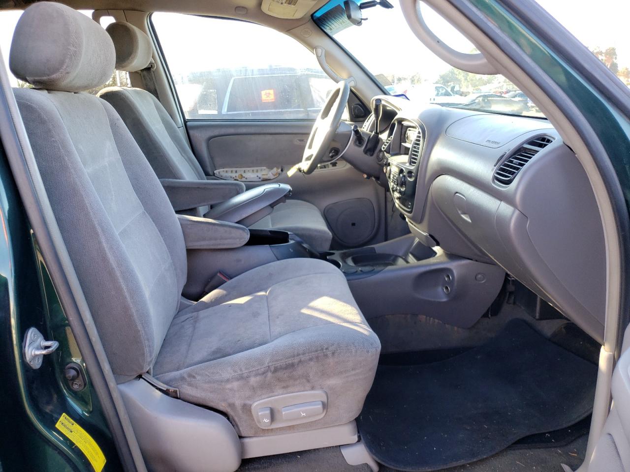 Photo 5 from auction – 2004 TOYOTA SEQUOIA SR with VIN 5TDZT34AX4S213365