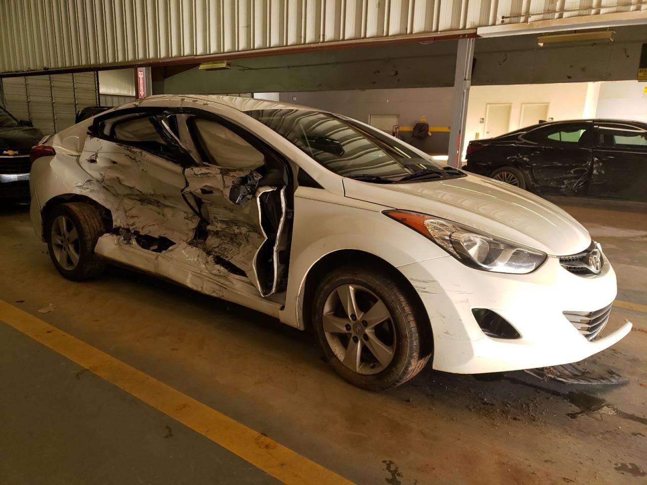 Photo 9 from auction – 2012 HYUNDAI ELANTRA GL with VIN 5NPDH4AE5CH109850
