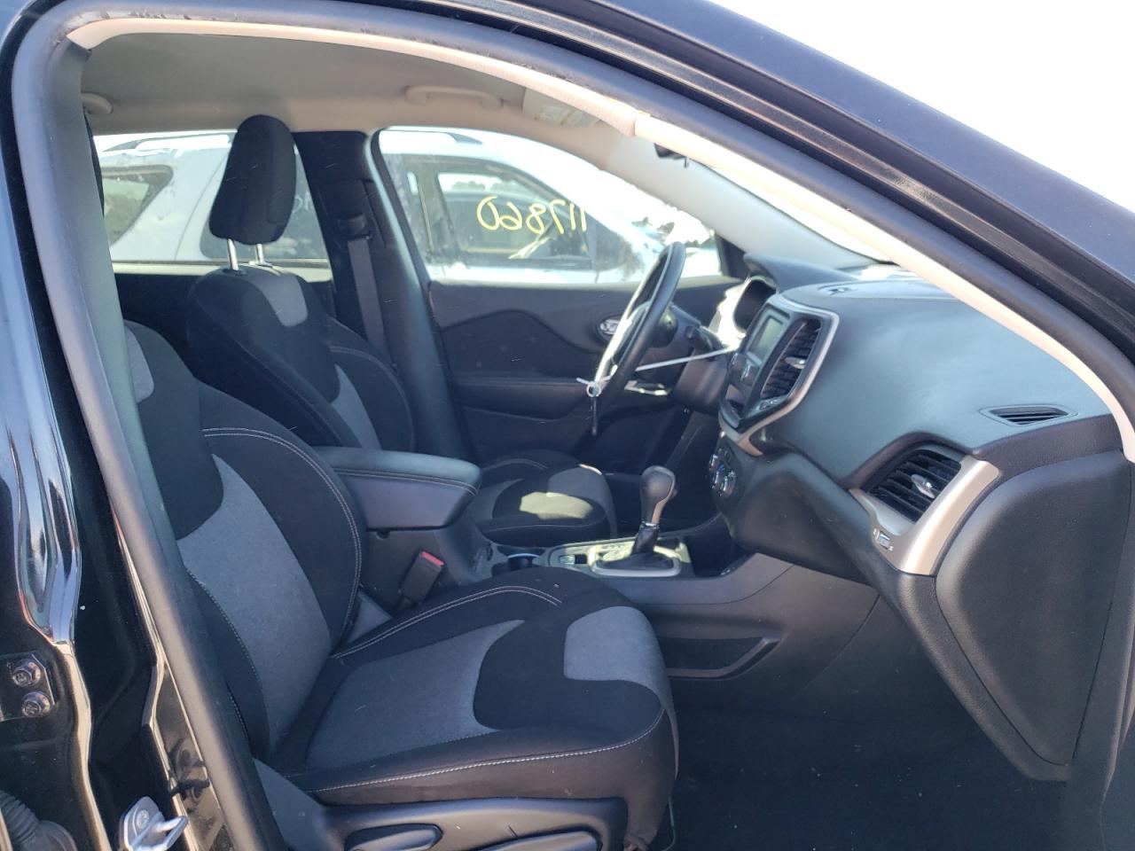 Photo 5 from auction – 2015 JEEP CHEROKEE S with VIN 1C4PJLAB2FW596926