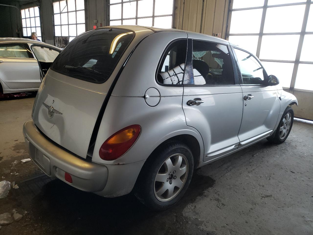 Photo 4 from auction – 2004 CHRYSLER PT CRUISER with VIN 3C4FY48B44T267912