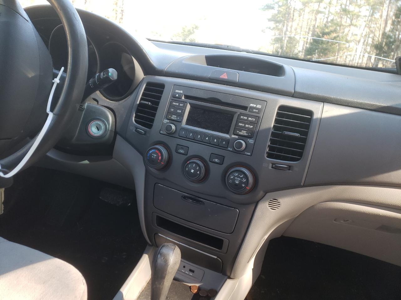 Photo 9 from auction – 2010 KIA OPTIMA LX with VIN KNAGG4A80A5372591