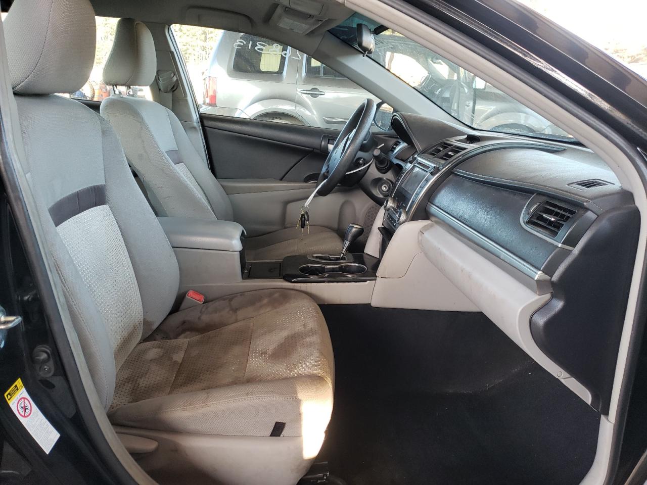 Photo 5 from auction – 2014 TOYOTA CAMRY L with VIN 4T4BF1FK9ER352694