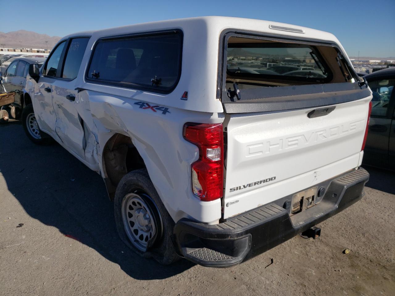 Photo 3 from auction – 2021 CHEVROLET SILVERADO with VIN 3GCUYAEF1MG108688