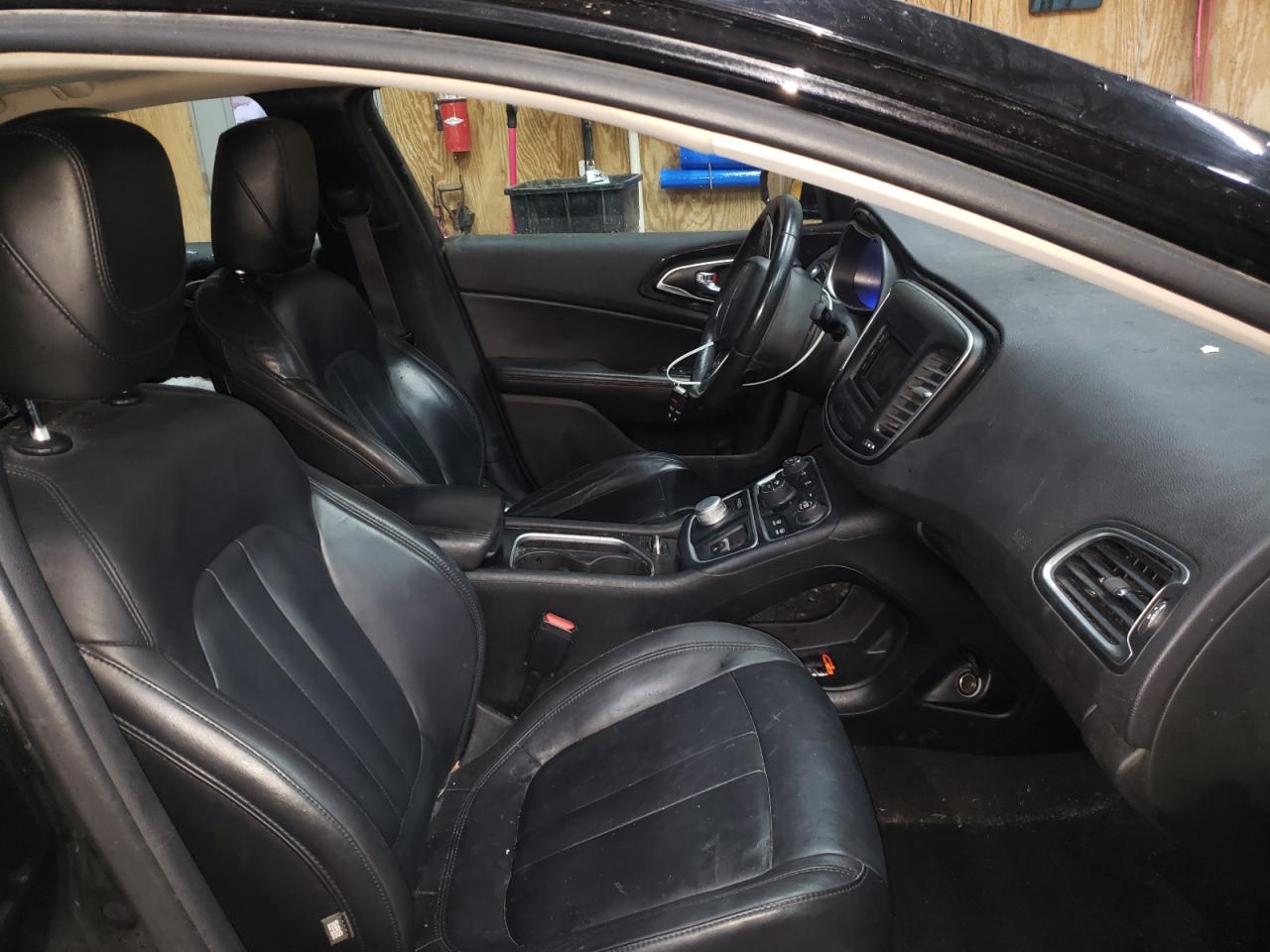 Photo 5 from auction – 2015 CHRYSLER 200 C with VIN 1C3CCCCB2FN550433