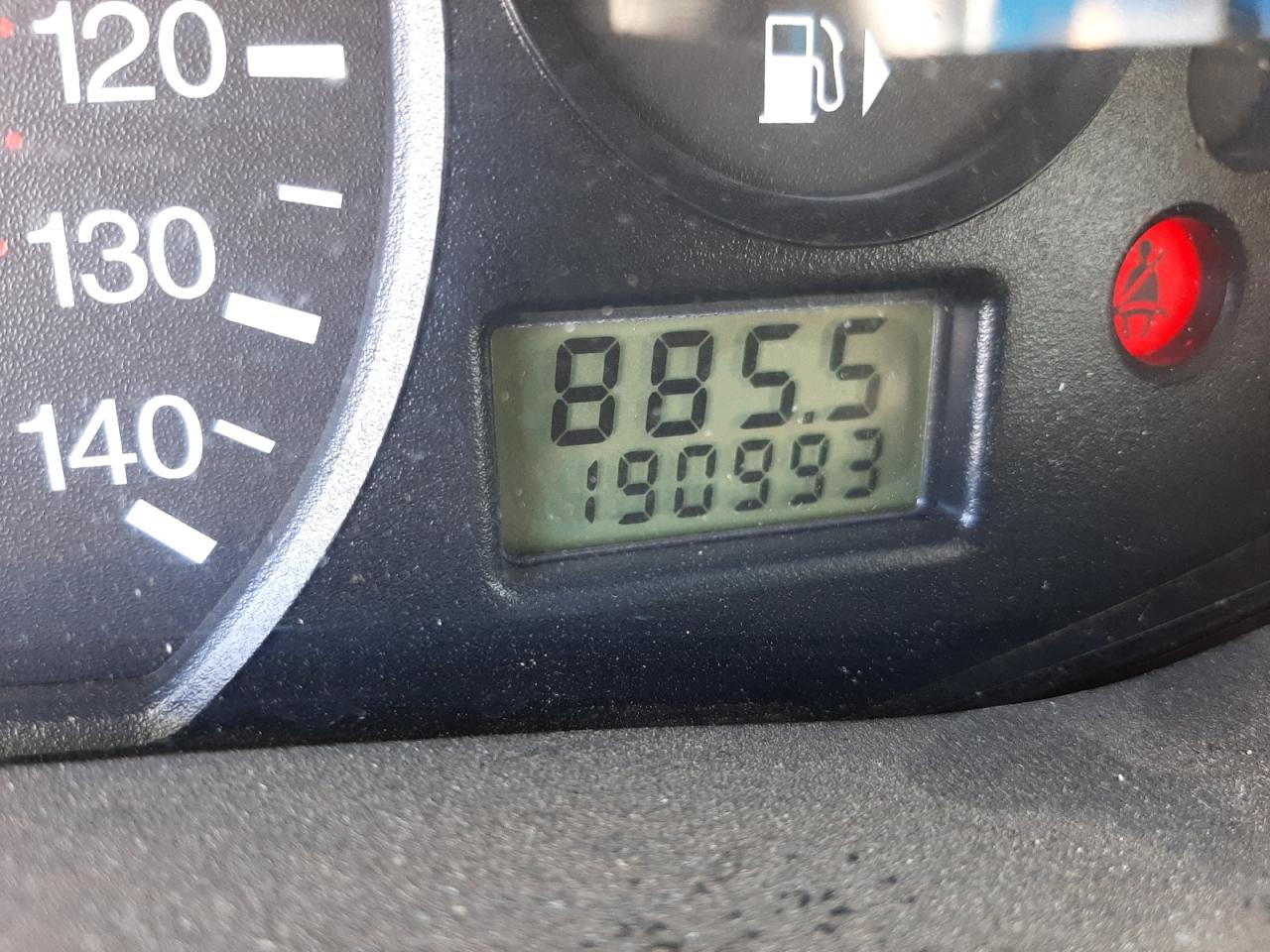 Photo 8 from auction – 2002 FORD FOCUS SE with VIN 1FAFP343X2W106747