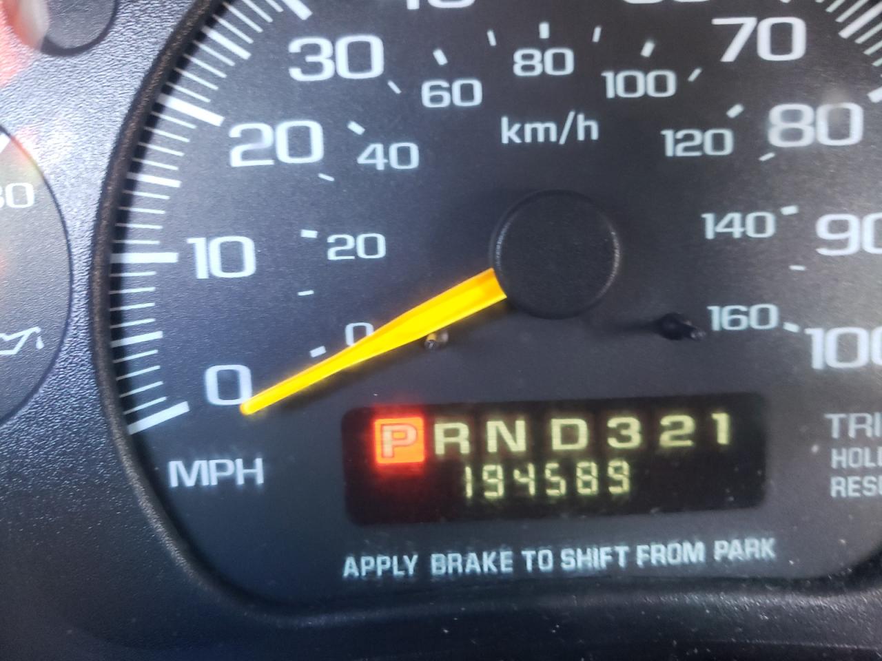 Photo 8 from auction – 2000 GMC SAFARI XT with VIN 1GKDM19W8YB533348