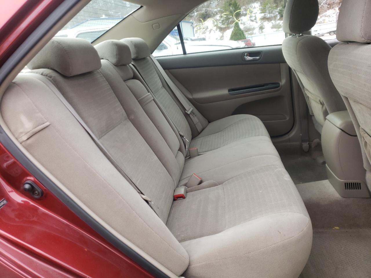 Photo 6 from auction – 2005 TOYOTA CAMRY LE with VIN 4T1BE30K85U063467