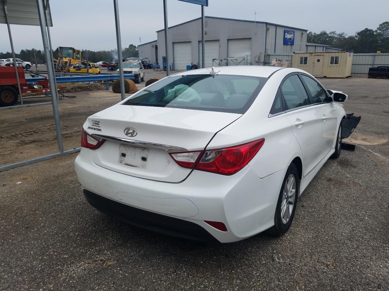 Photo 4 from auction – 2014 HYUNDAI SONATA GLS with VIN 5NPEB4AC0EH879753