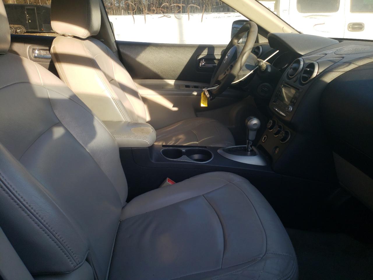 Photo 5 from auction – 2011 NISSAN ROGUE S with VIN JN8AS5MT8BW150281