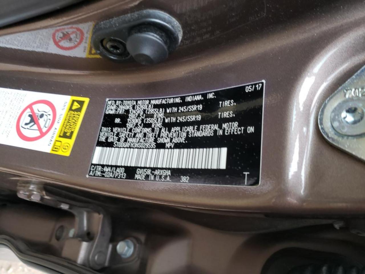 Photo 10 from auction – 2017 TOYOTA HIGHLANDER with VIN 5TDDGRFH3HS029595