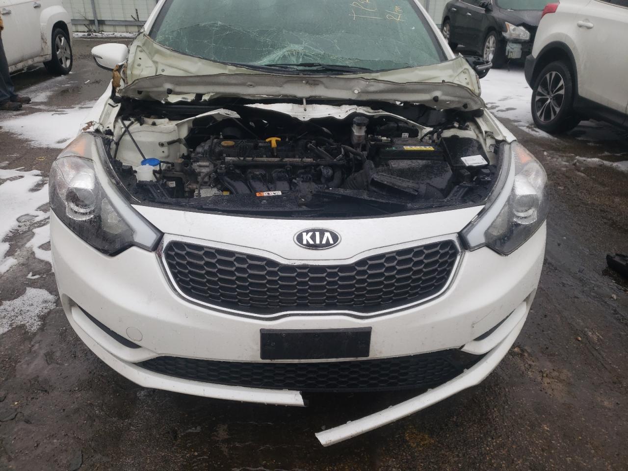 Photo 9 from auction – 2016 KIA FORTE LX with VIN KNAFX4A60G5516515
