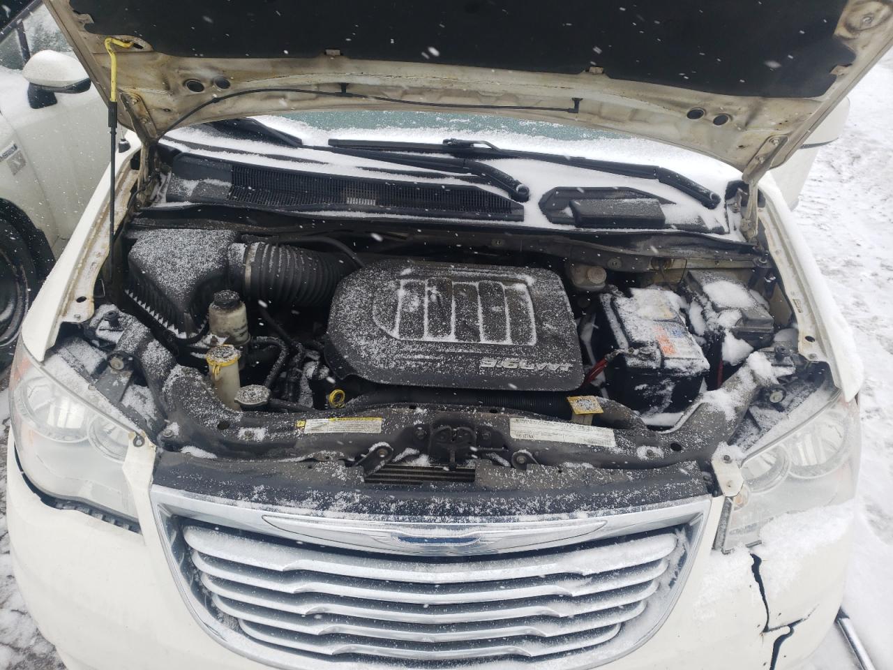 Photo 7 from auction – 2011 CHRYSLER TOWN & COU with VIN 2A4RR8DGXBR763388