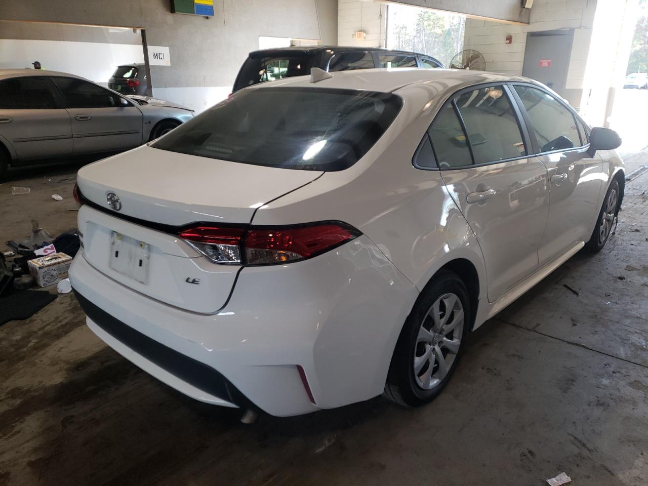 Photo 4 from auction – 2021 TOYOTA COROLLA LE with VIN 5YFEPMAEXMP226349