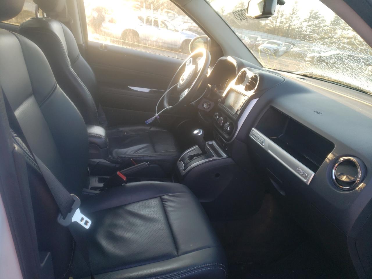 Photo 5 from auction – 2016 JEEP COMPASS LA with VIN 1C4NJCEA5GD536161