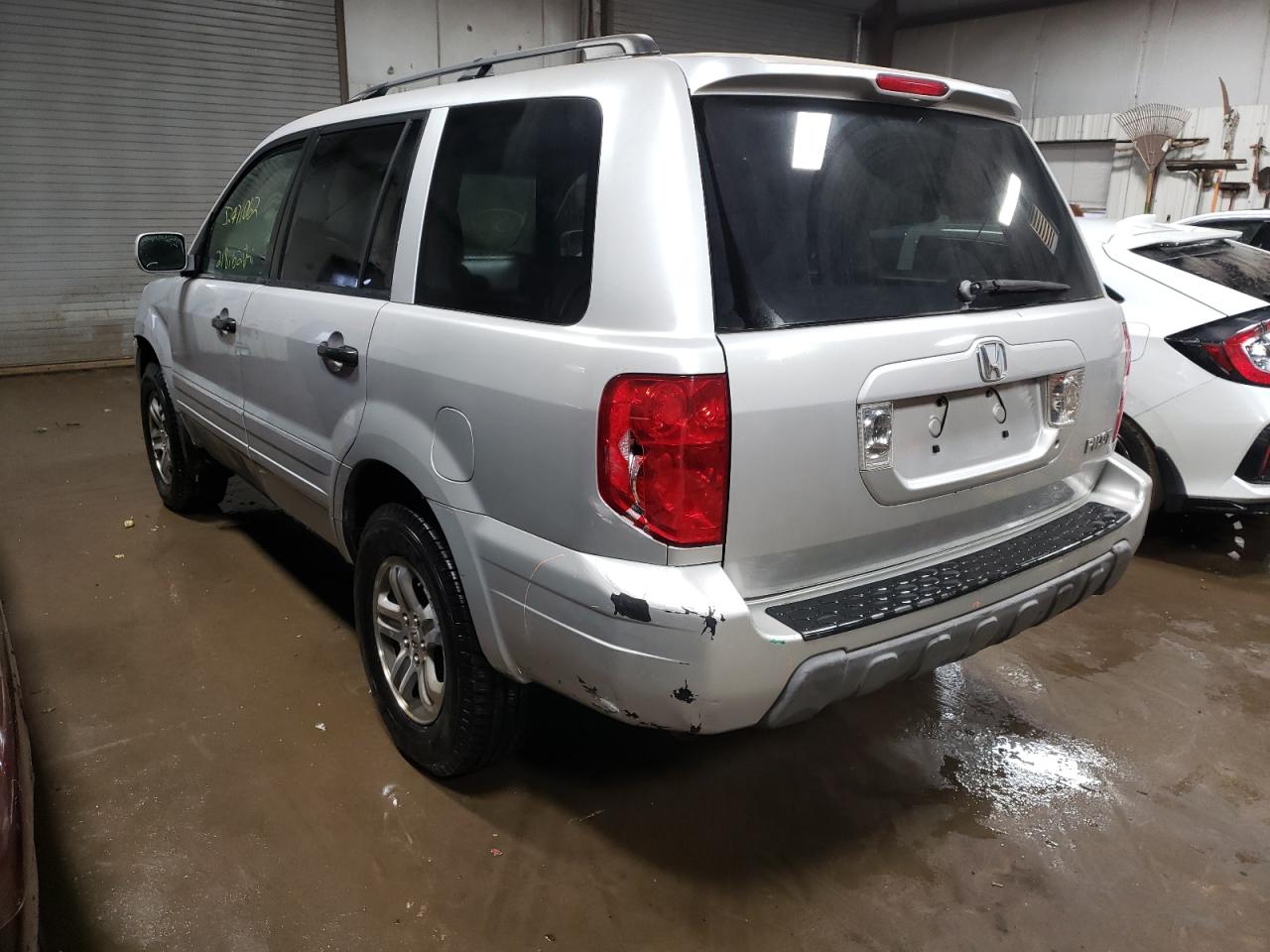 Photo 3 from auction – 2004 HONDA PILOT EXL with VIN 2HKYF18674H536677