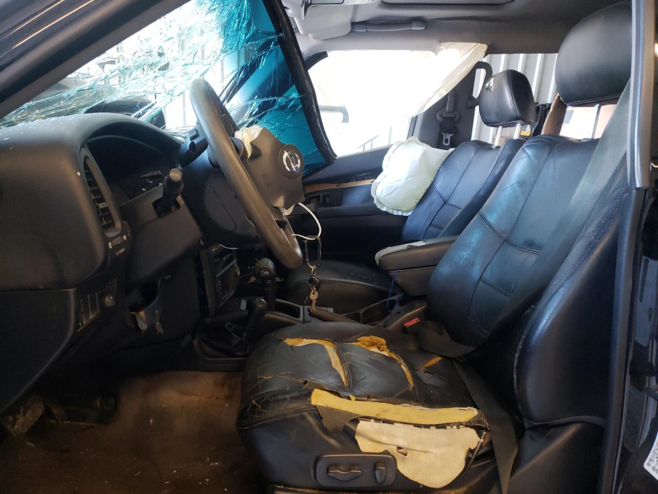 Photo 5 from auction – 2004 NISSAN PATHFINDER with VIN JN8DR09Y44W915294