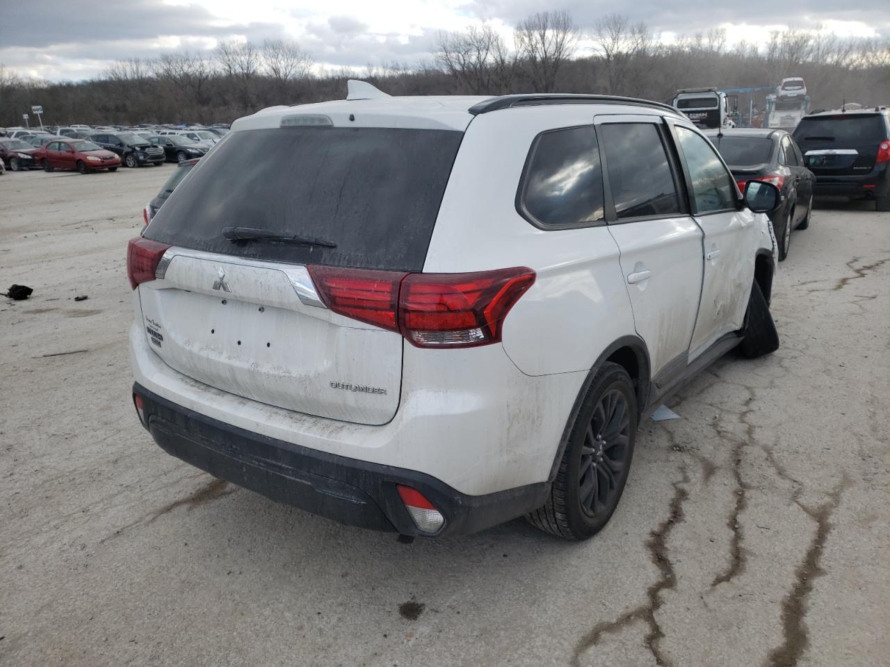 Photo 4 from auction – 2019 MITSUBISHI OUTLANDER with VIN JA4AD3A37KZ032827