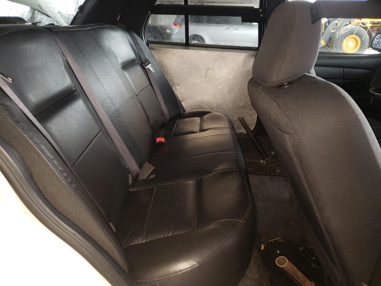 Photo 6 from auction – 2008 FORD CROWN VICT with VIN 2FAFP71V48X157123