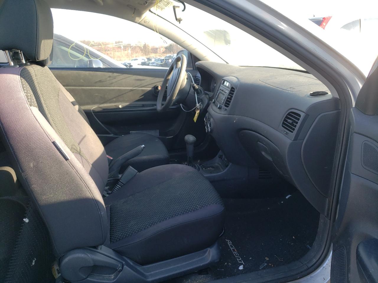 Photo 5 from auction – 2010 HYUNDAI ACCENT BLU with VIN KMHCM3AC2AU160060