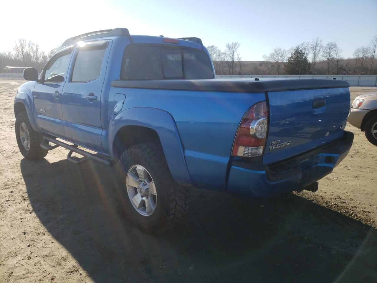 Photo 3 from auction – 2011 TOYOTA TACOMA DOU with VIN 3TMLU4EN7BM076036