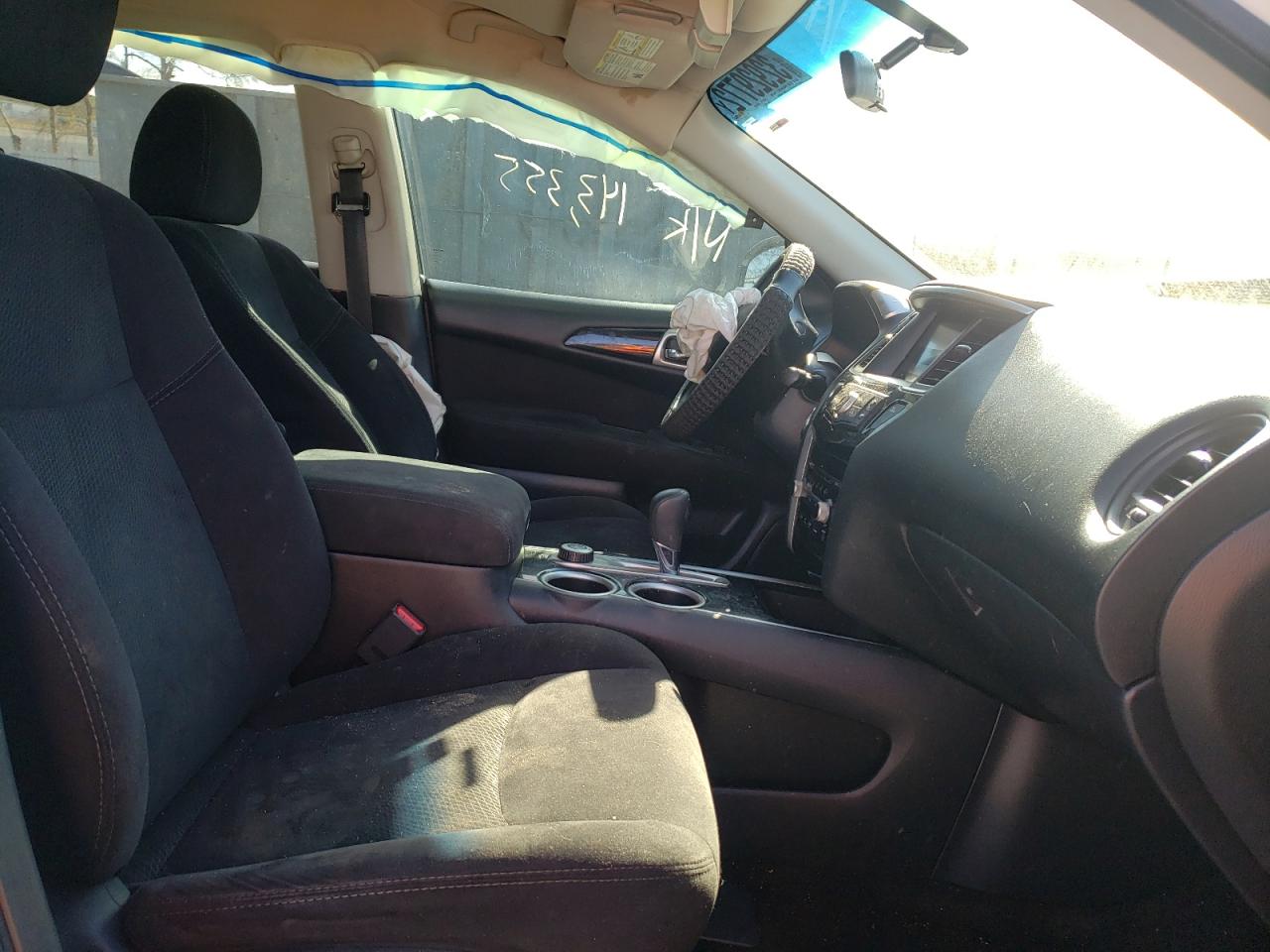 Photo 5 from auction – 2014 NISSAN PATHFINDER with VIN 5N1AR2MM0EC617273