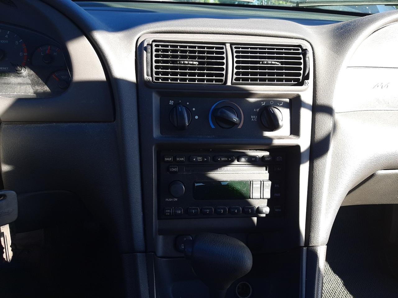 Photo 9 from auction – 2001 FORD MUSTANG with VIN 1FAFP40411F247130