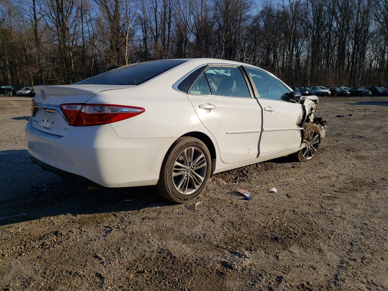 Photo 4 from auction – 2016 TOYOTA CAMRY LE with VIN 4T1BF1FK5GU228905