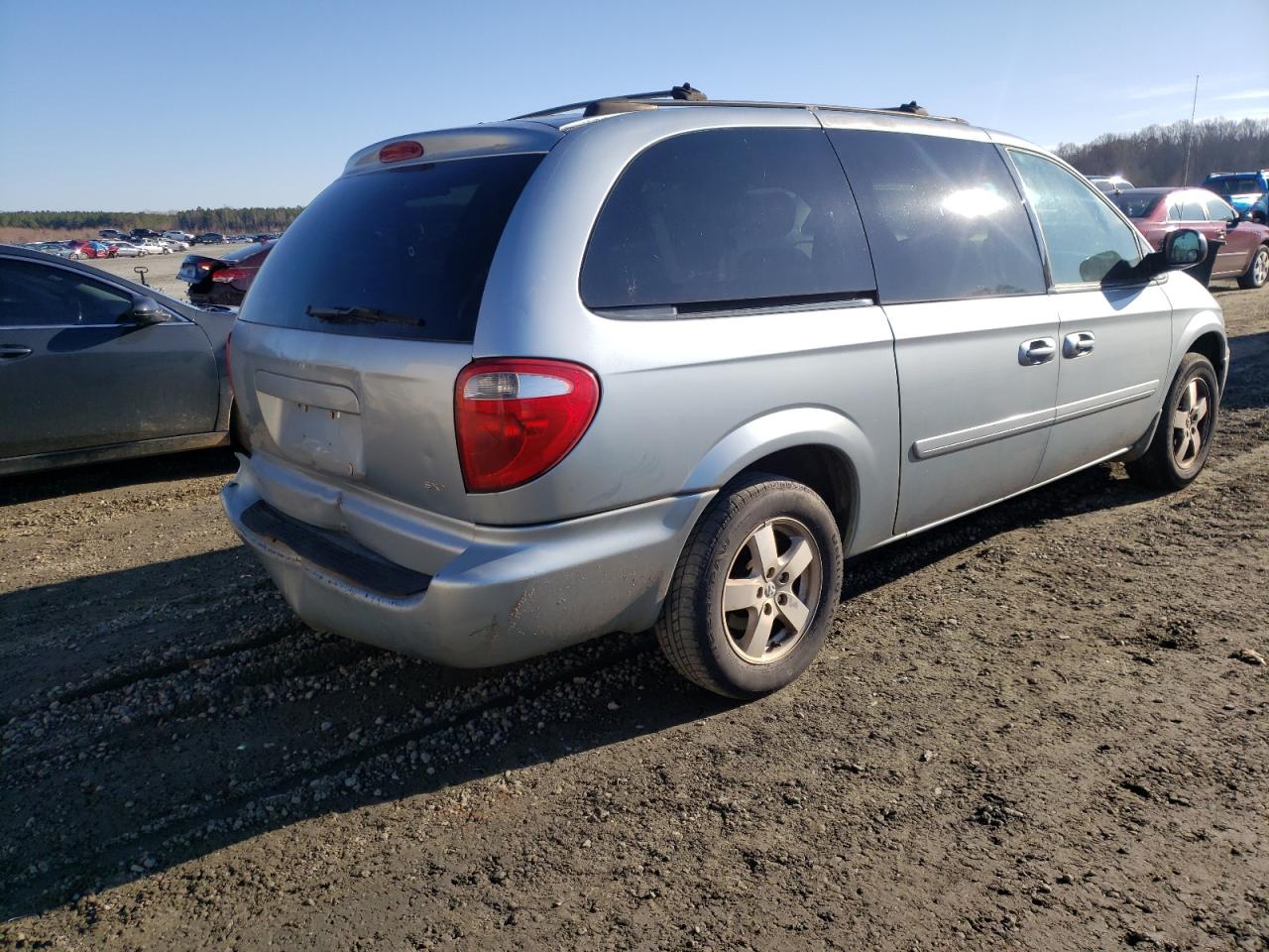 Photo 4 from auction – 2005 DODGE GRAND CARA with VIN 2D4GP44LX5R374508