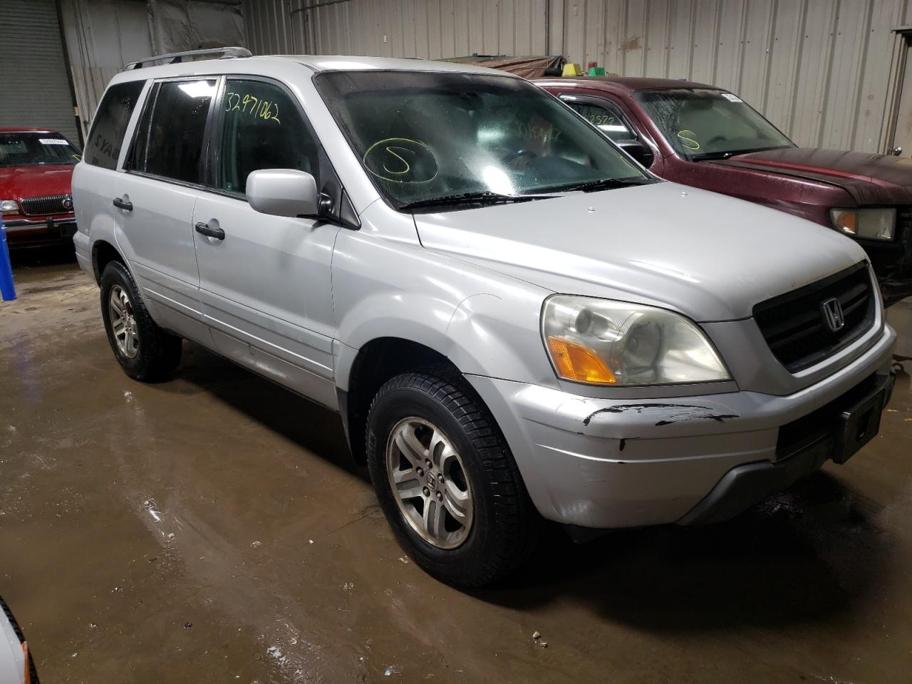 HONDA PILOT EXL 2004 with VIN 2HKYF18674H536677 - Photo from auction