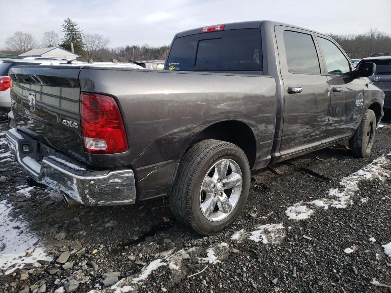Photo 4 from auction – 2016 RAM 1500 SLT with VIN 3C6RR7LT2GG376899